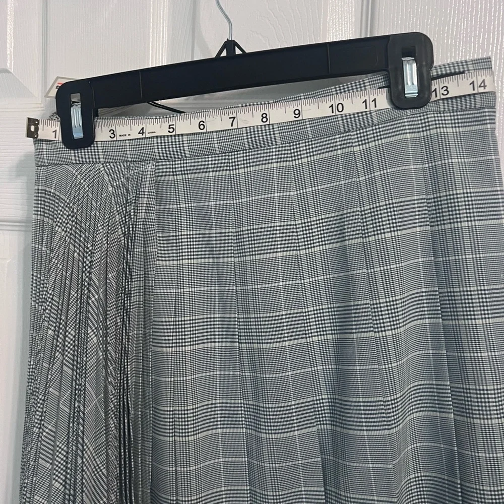 NWT | We AR4 Gray Soft Green Plaid Pleated A-Line Skirt, Size S